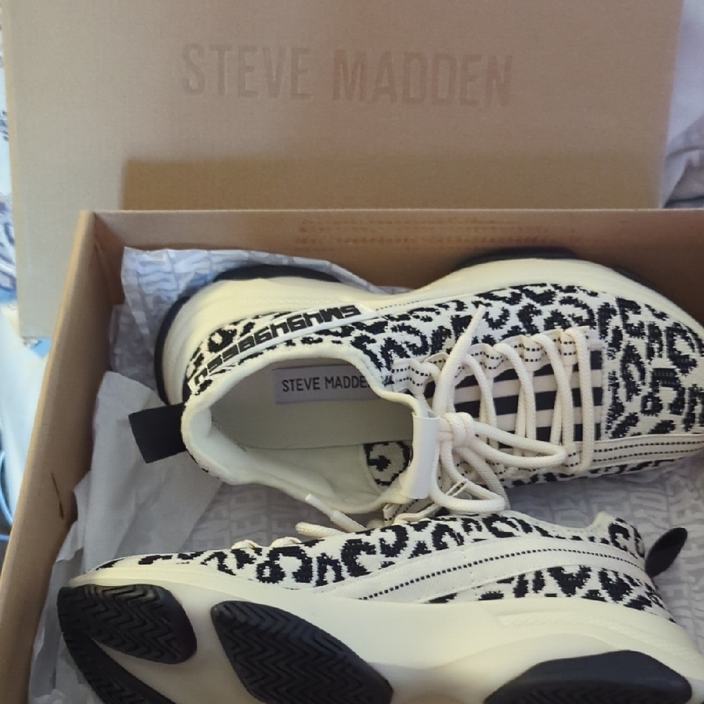 Steve Madden Cream and Black Patterned Sneakers